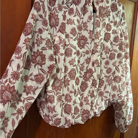 Dynamite Blouse - Picture 11 of 12